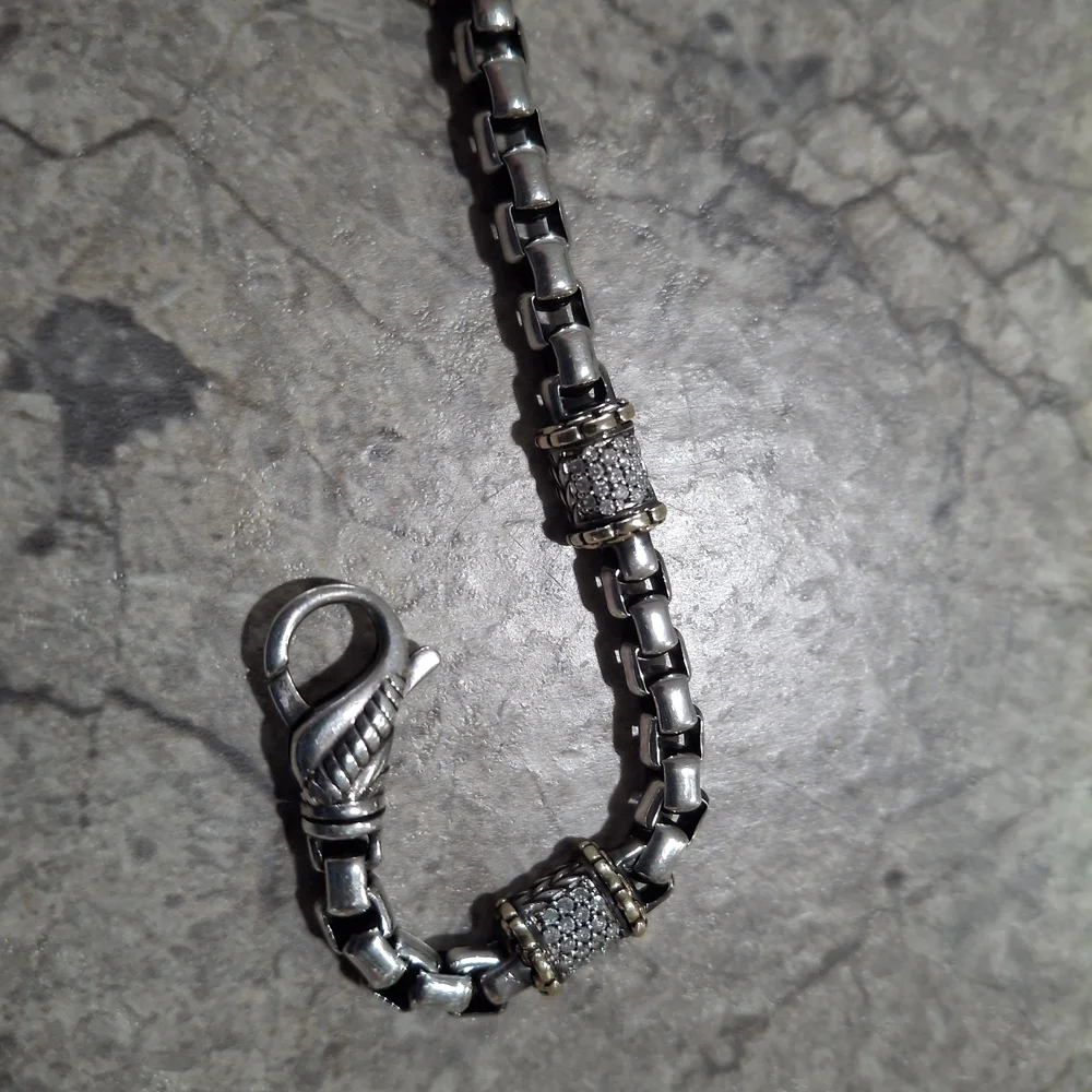 Silver and Gold Bracelet with Elegant Design - Picture 4 of 4